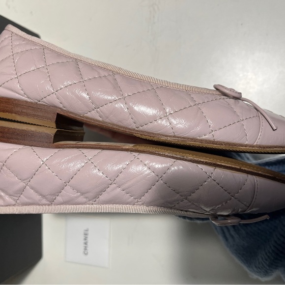 CHANEL Light Pink Quilted Flats - Picture 5 of 15